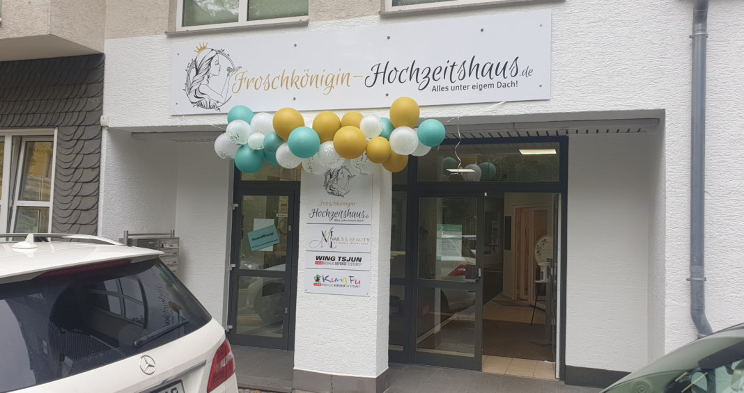 Eine weitere Neueröffnung im Froschkönigin Hochzeitshaus, ehemals Gertenbachpassage, in der Gertenbachstraße 35 in Remscheid-Lüttringhausen. © Sascha von Gerishem