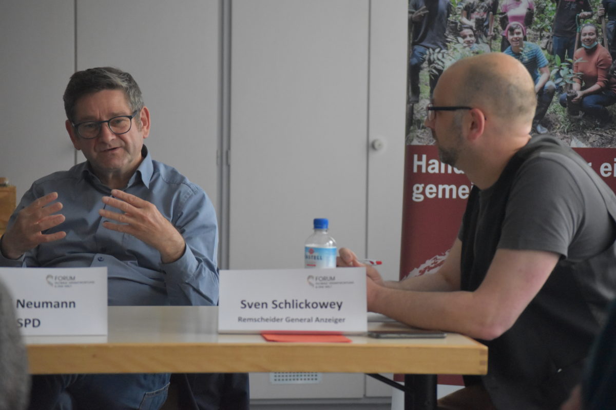 SPD Landtagsabgeordneter Josef Neumann und RGA-Redakteur Sven Schlickowey. Foto: Peter Klohs