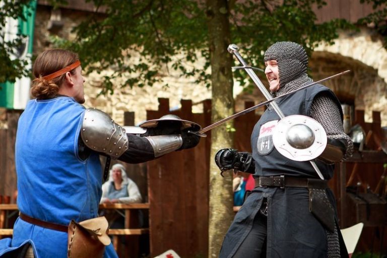 Mittelalterfest und Ritterspiele auf Schloss Burg