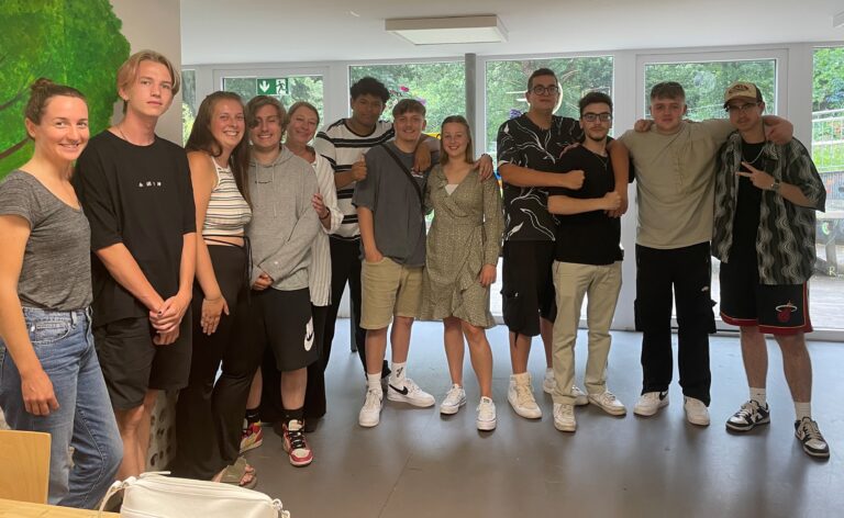 FSJ in Solingen: Spendenaktion für Kinder