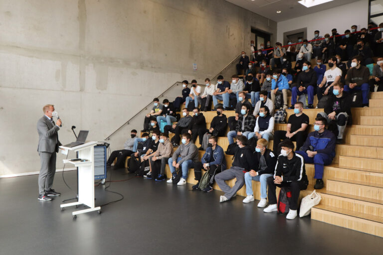 BZI: Ausbildungsstart für über 160 Azubis