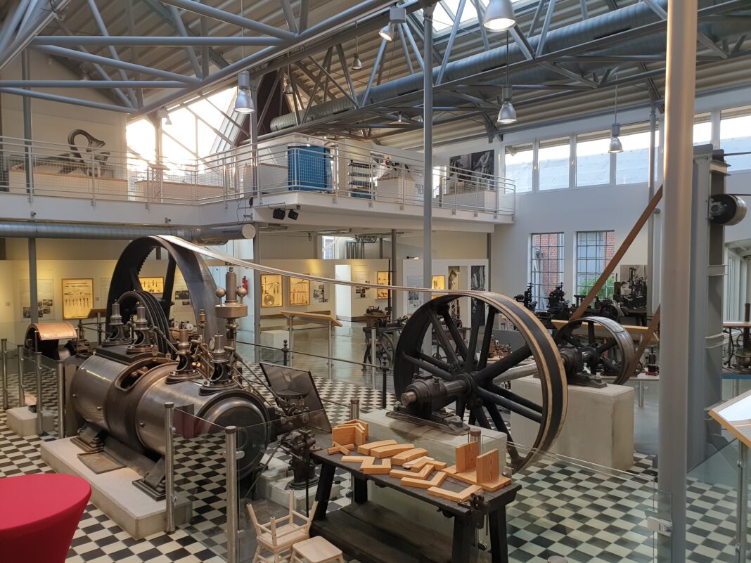 Dampfmaschine im Deutschen Werkzeugmuseum. Foto: Sascha von Gerishem