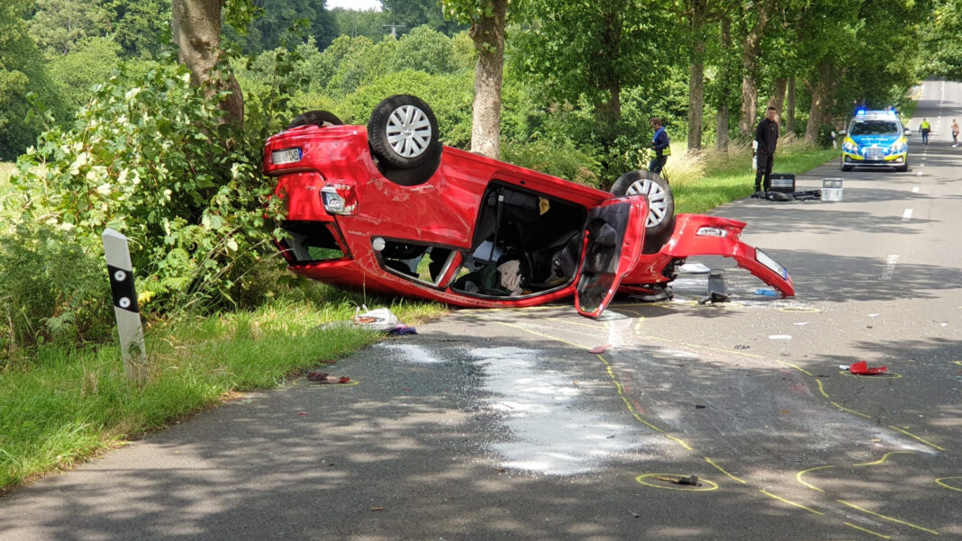 Schwerer Verkehrsunfall auf der Schwelmer Straße in Lennep. Foto: rs1.tv