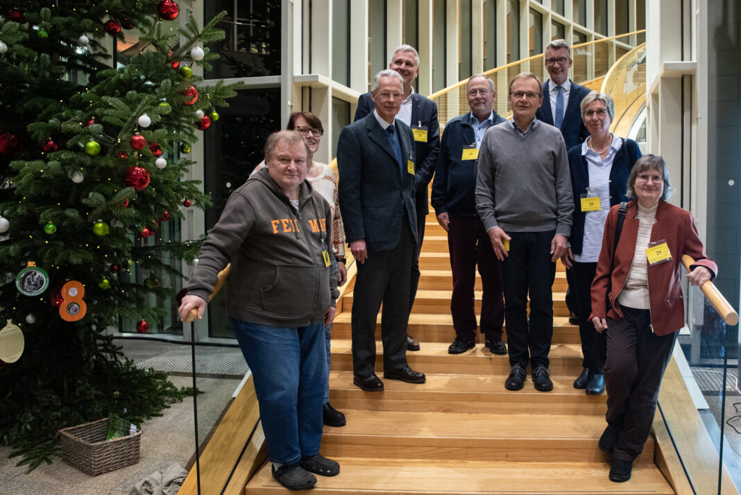Presbyterinnen und Presbyter der Auferstehungs-Kirchengemeinde zu Gast bei Sven Wolf (MdL) im Landtag. Foto: Danielle Behmenburg