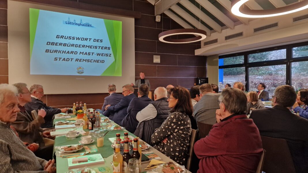 Rund 120 Teilnehmende hatte das Kottenbutteressen vom Heimatbund in der Stiftung Tannenhof. Foto: Sascha von Gerishem